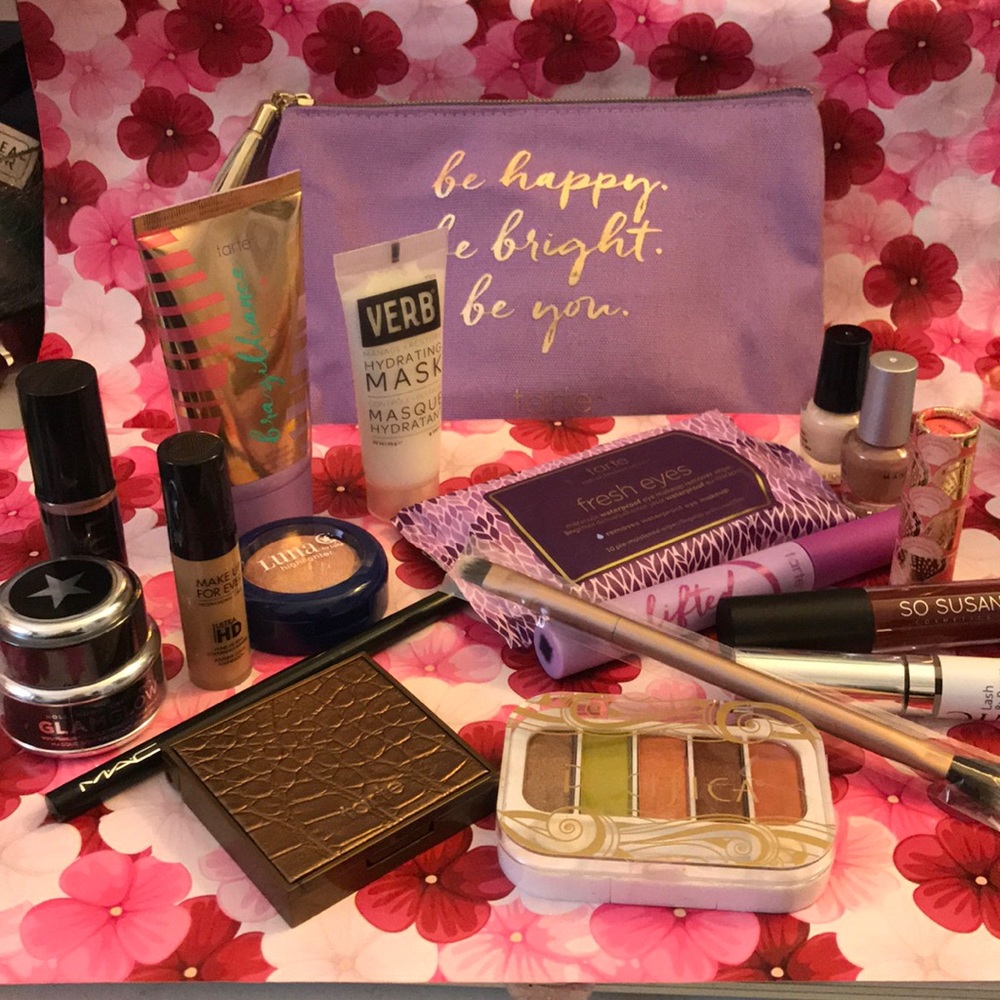 Bundle of Makeup Goodies: Be Happy Bag